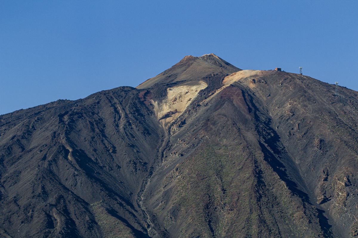 Senderismo entre volcanes en el Parque Nacional del Teide