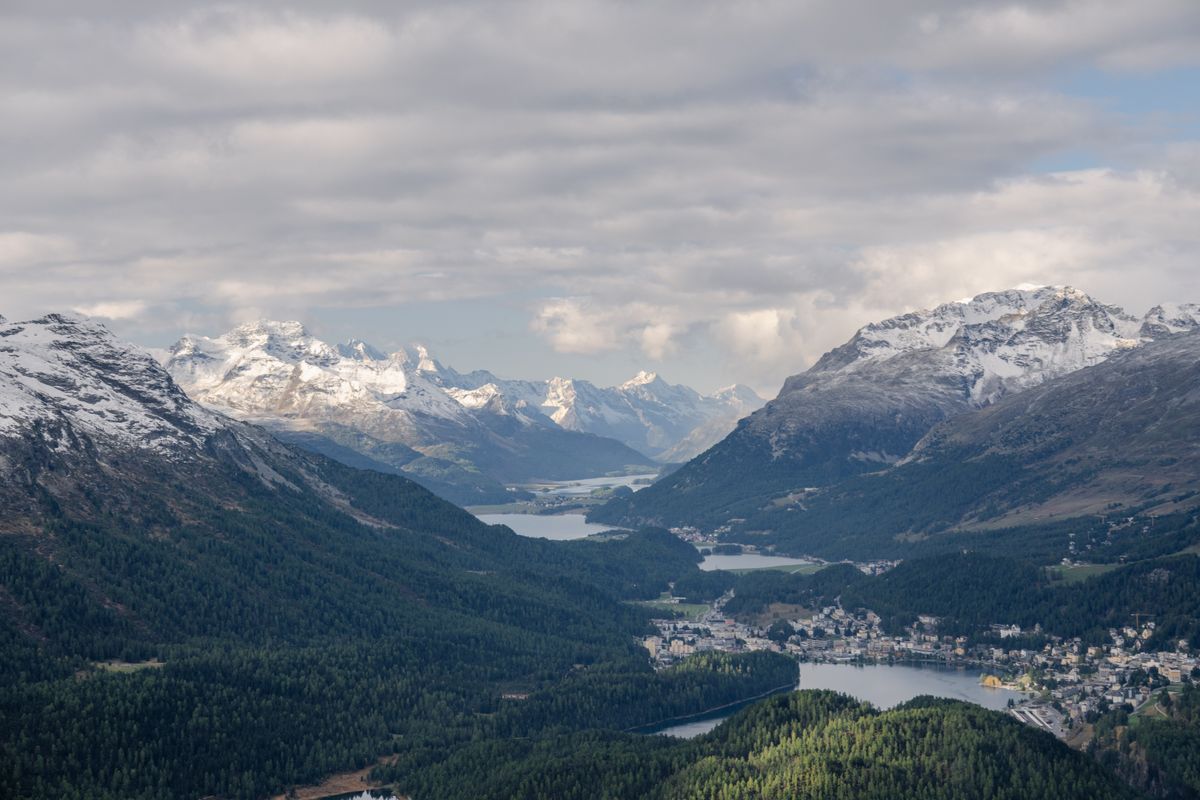 Aventura de senderismo en los Alpes suizos